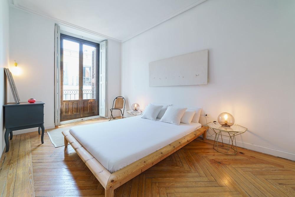Charming Fuencarral II Lägenhet Madrid Exteriör bild